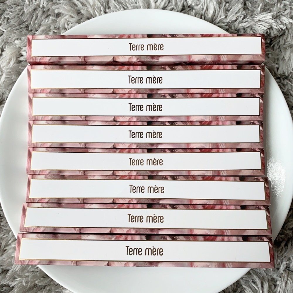 Brand new Terre Mere 8 pieces sets